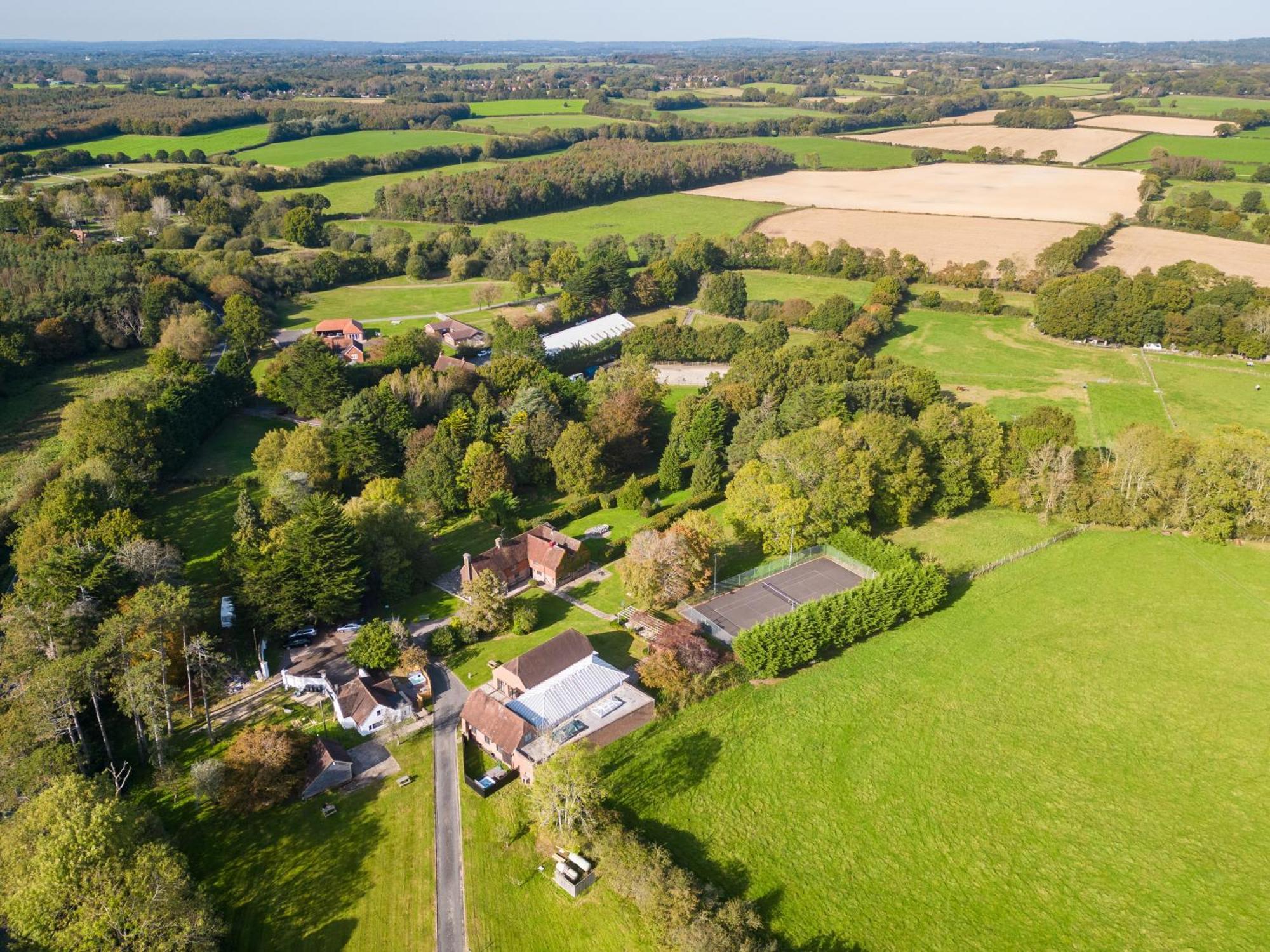 Country Cottage 2Br With Hot Tub And Tennis Court Chiddingly Exterior photo